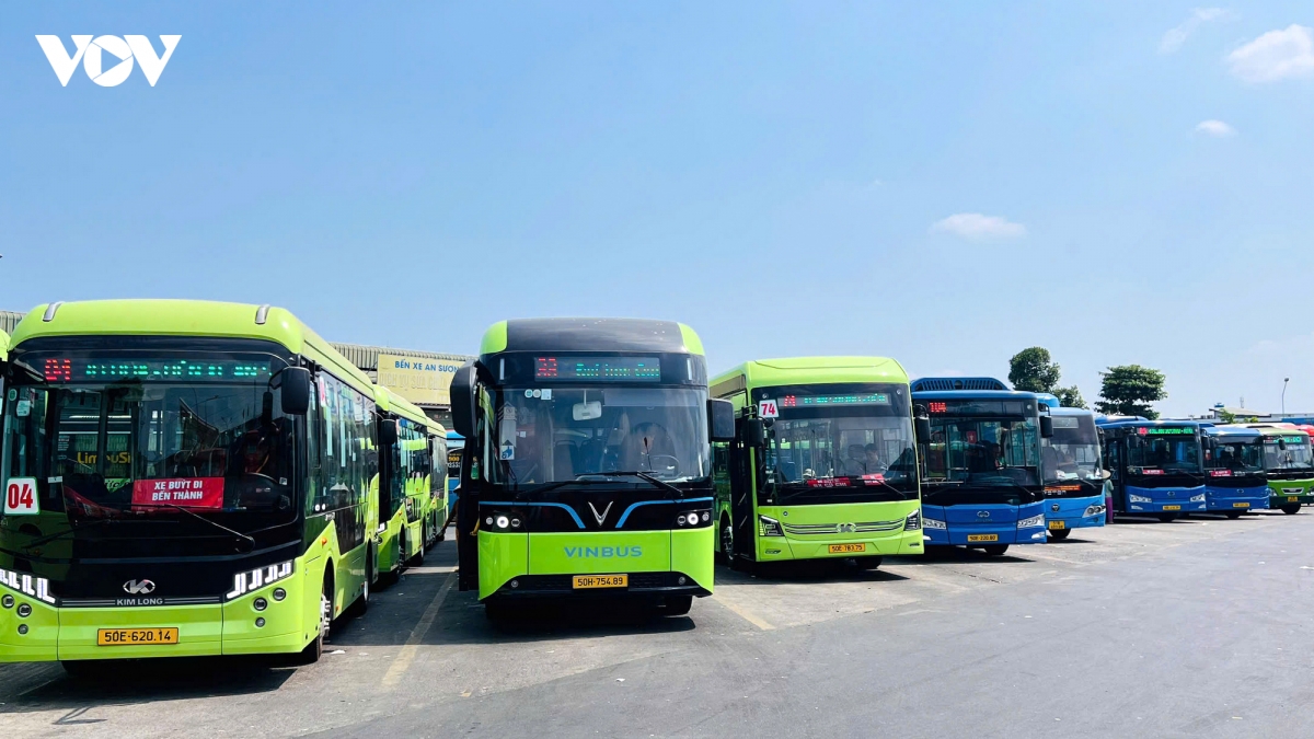 Miễn phí xe buýt giúp khách tăng gần 40%, tạo hiệu ứng lan sang Metro số 1