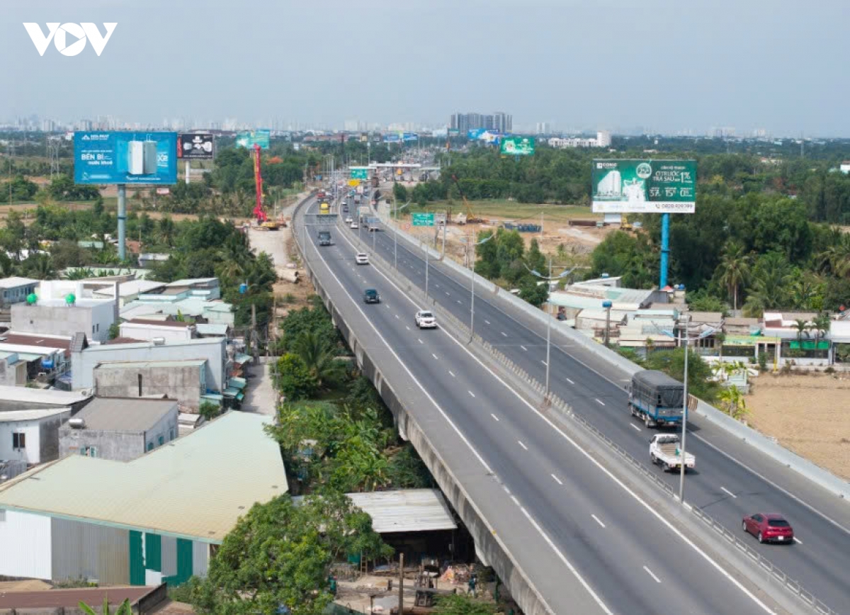 vuong mat bang nut giao cho Dem, cao toc tp.hcm - trung luong - my thuan lai i ach hinh anh 8