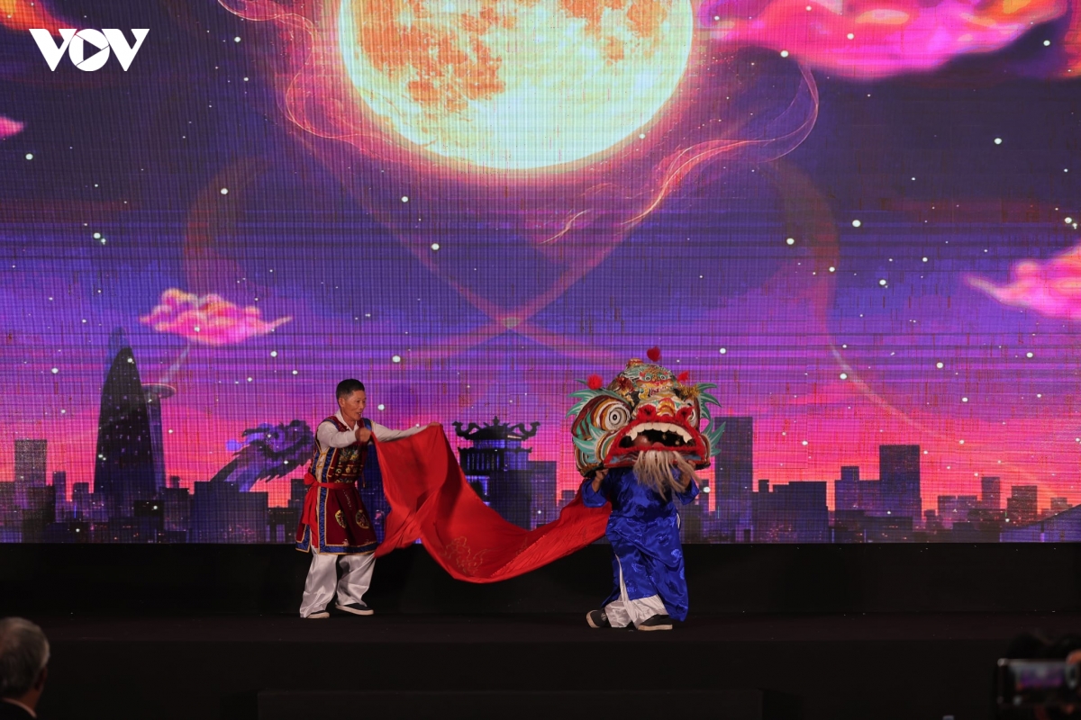 ai co the ve tranh trong vai phut nhung khong the tao ra ban sac van hoa hinh anh 1