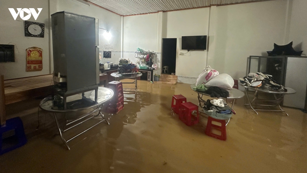 mua lon gay ngap hon 100 nha dan o lam Dong hinh anh 3