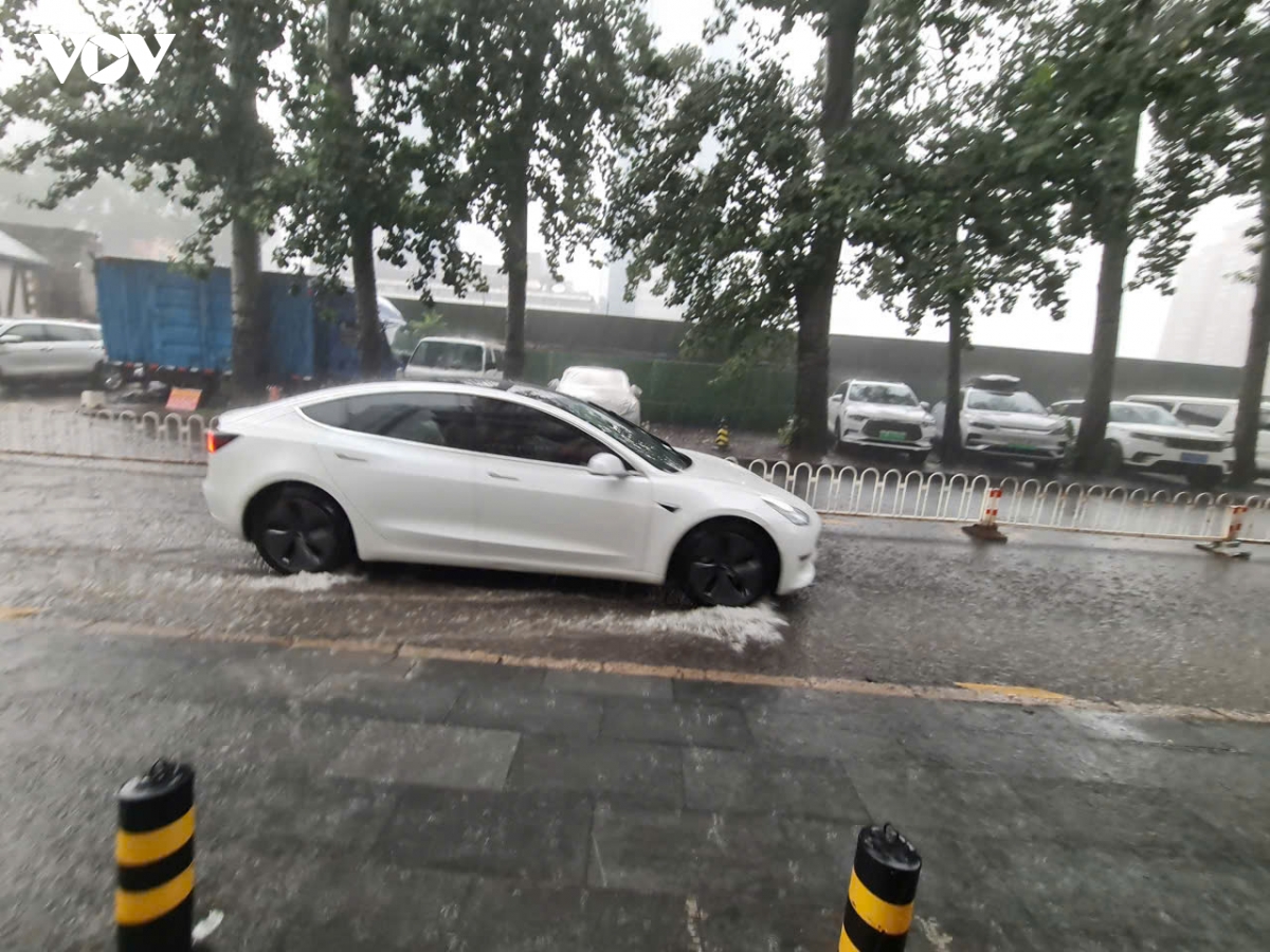 mua lon keo dai tai bac kinh hon 100.000 nguoi phai so tan hinh anh 2