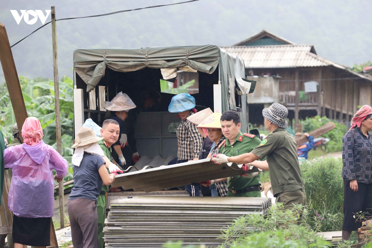 lanh dao tinh son la kiem tra vung lu, chi dao khac phuc hau qua thien tai hinh anh 10