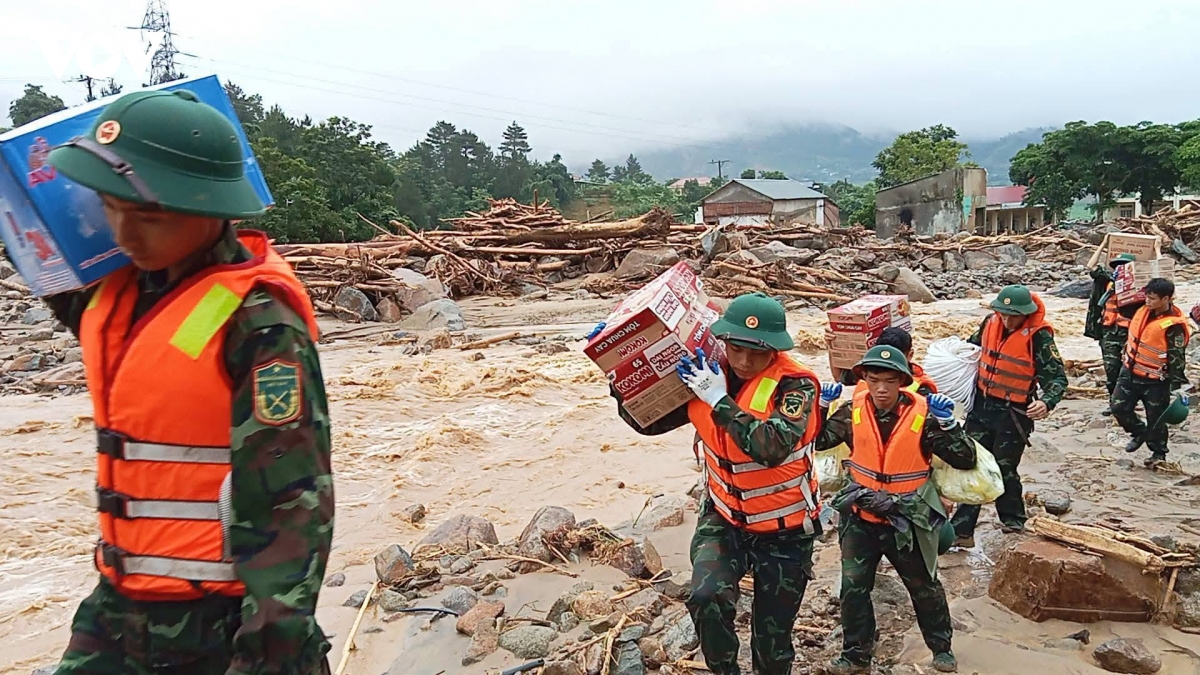 muong than tan hoang sau con lu du hinh anh 8
