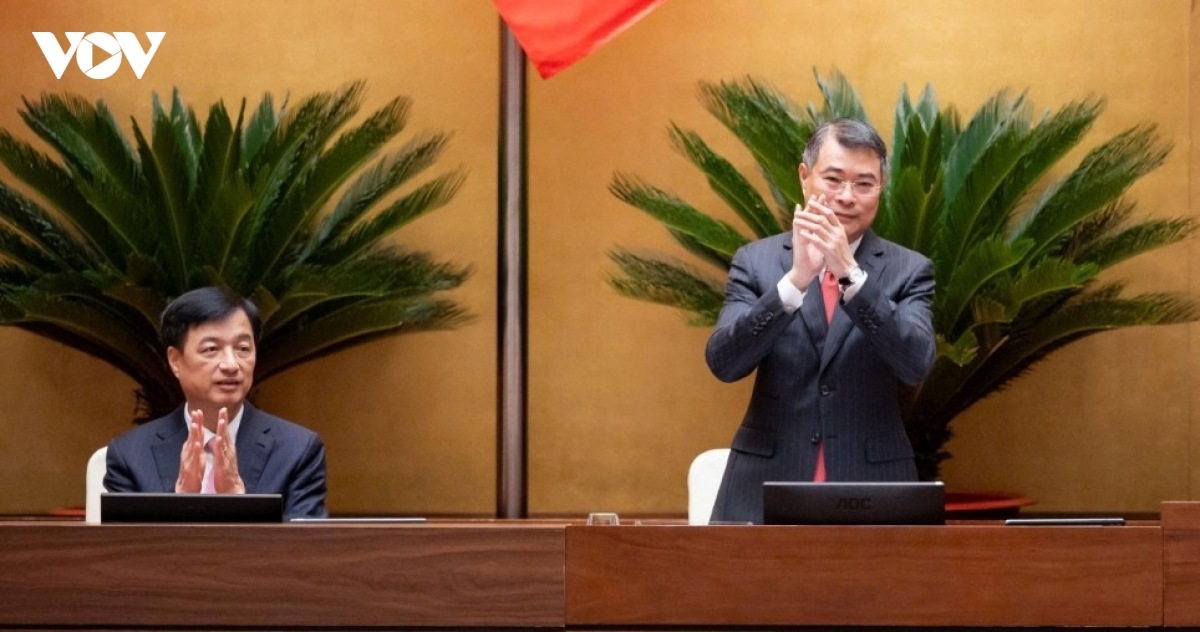 top leader to lam chairs conference reviewing three-tier government model picture 2