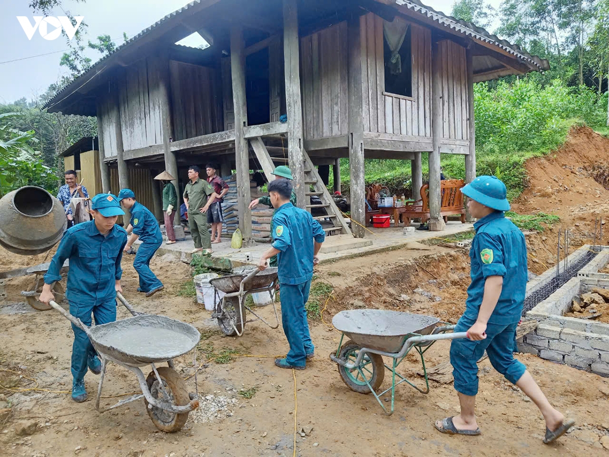 nghia tinh nguoi linh tren nhung mai am tri an hinh anh 1