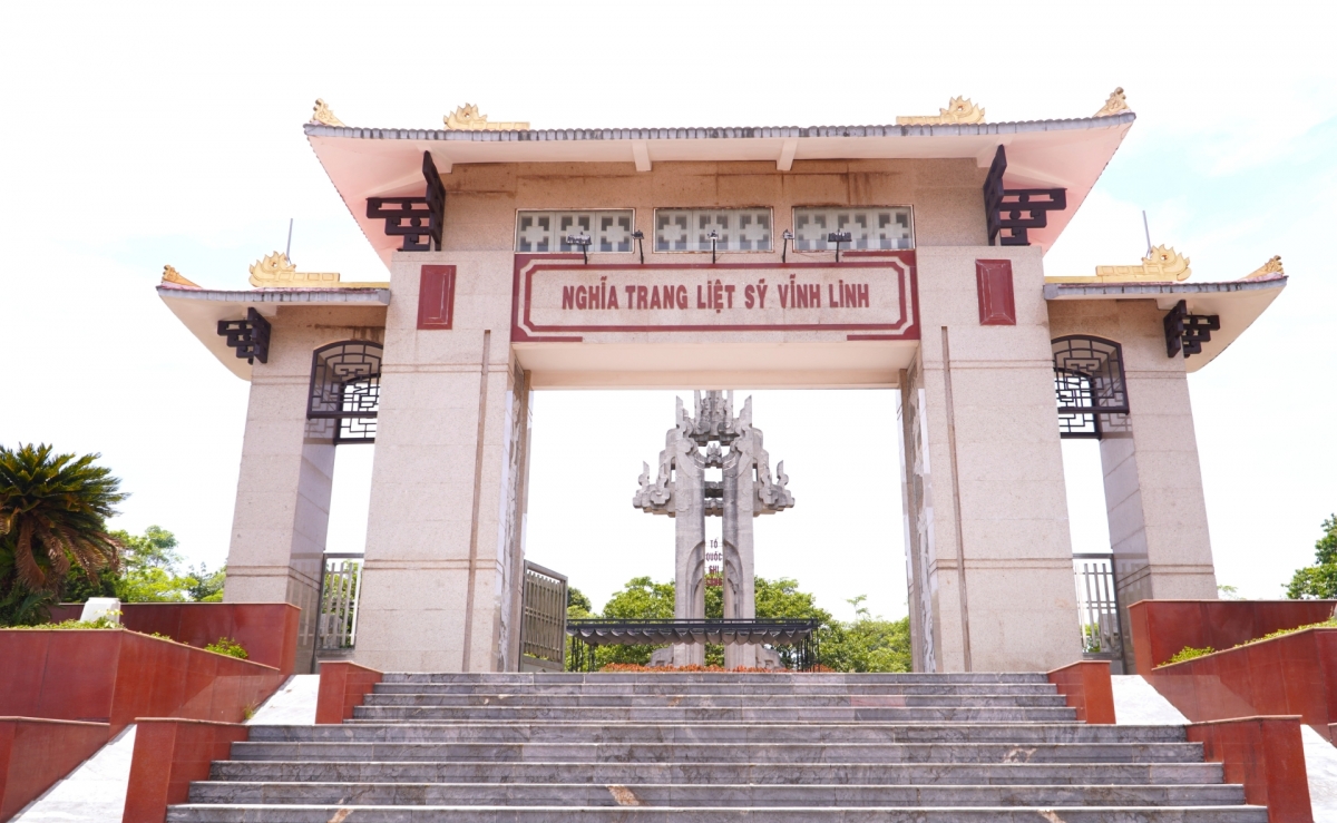 De nhung tam bia ghi danh tiep tuc ke chuyen ve nguoi anh hung hinh anh 8