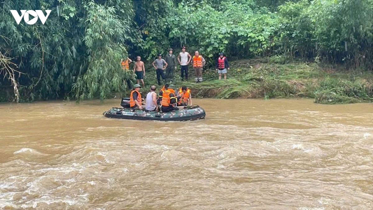 tim thay thi the chau be mat tich do duoi nuoc tai xa phu Dinh, thai nguyen hinh anh 1