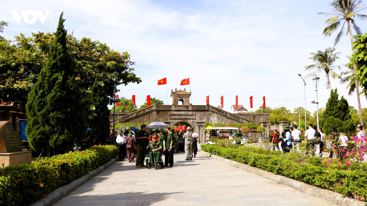 thang 7 ve voi thanh co quang tri hinh anh 1