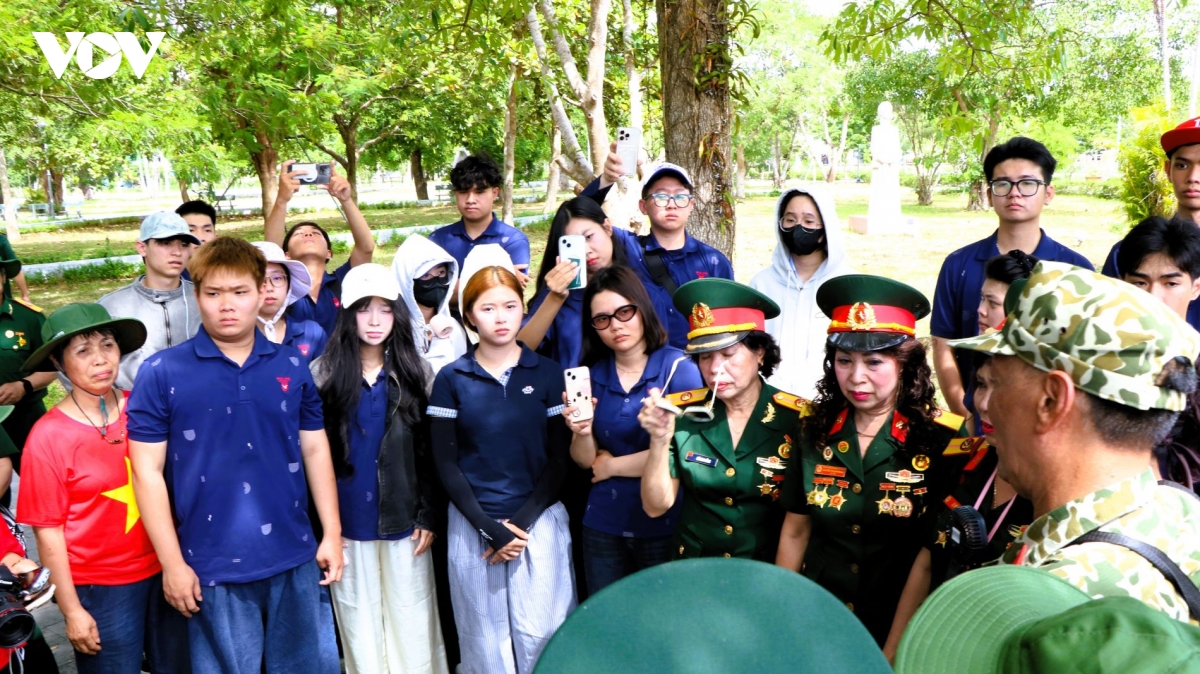 thang 7 ve voi thanh co quang tri hinh anh 5