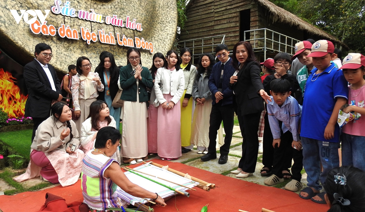nhung nguoi noi dai mach nguon van hoa o vung dan toc thieu so lam Dong hinh anh 3