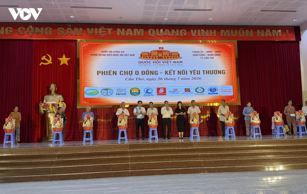 nhom nu Dbqh tri an nguoi co cong voi cach mang tai xa vung sau vinh vien hinh anh 4