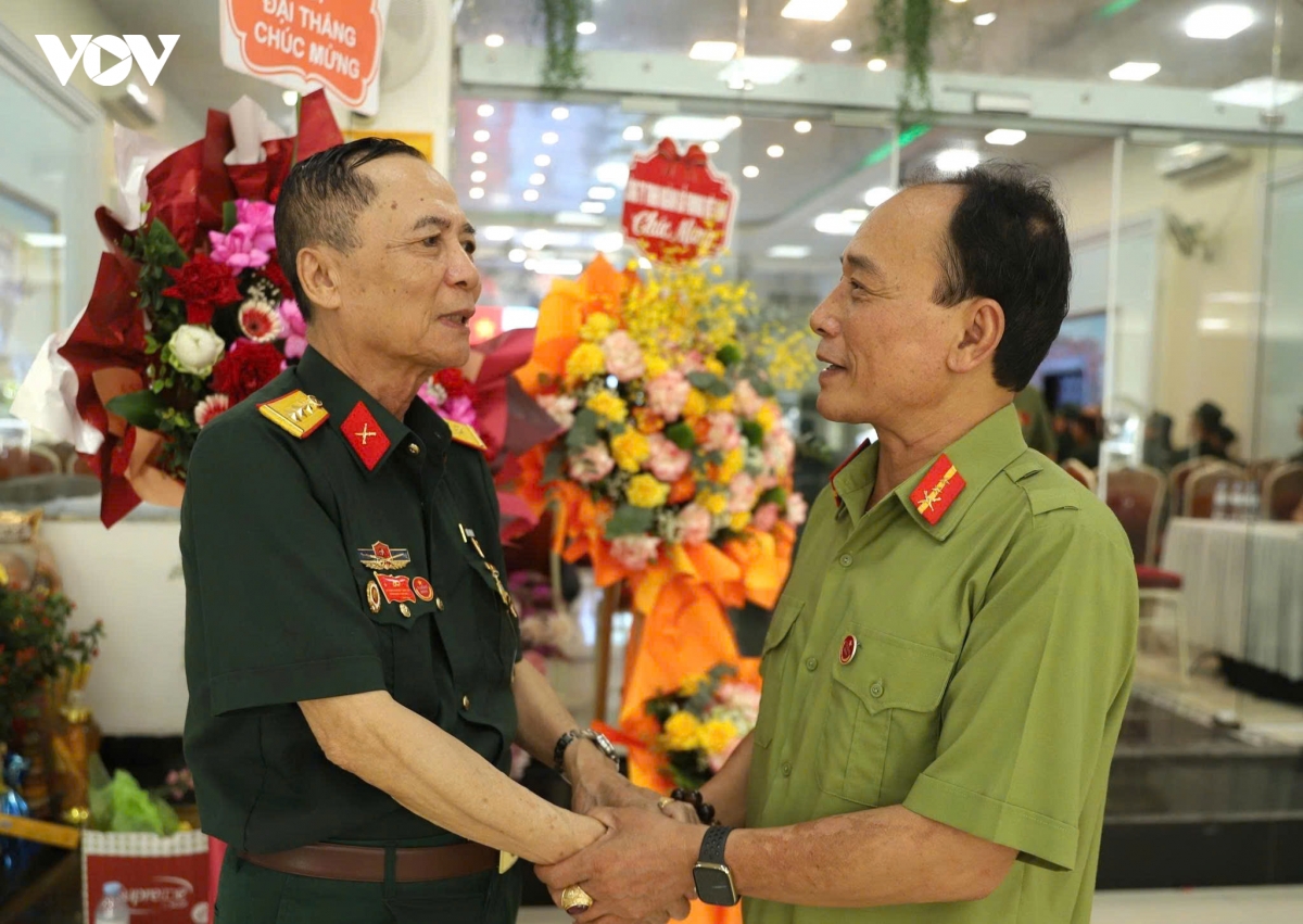nhung thuong binh tren mat tran khong tieng sung hinh anh 1