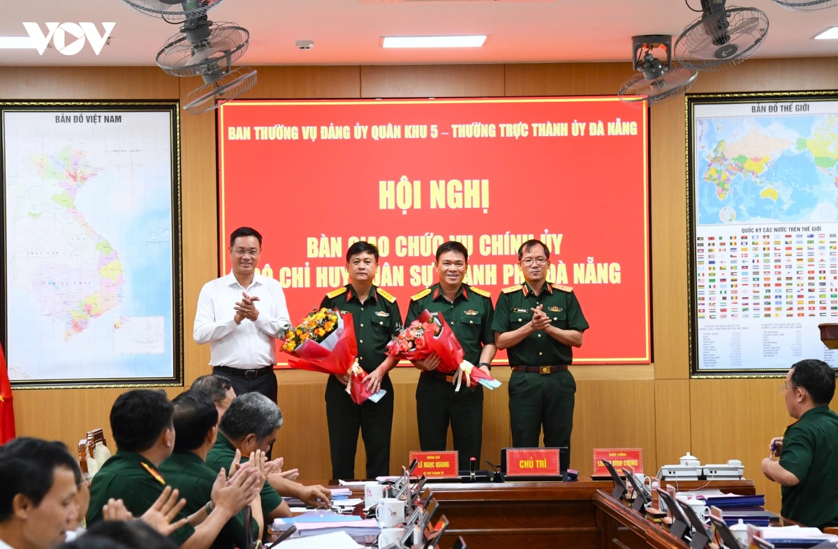 ban giao chuc vu chinh uy bo chqs thanh pho Da nang hinh anh 2