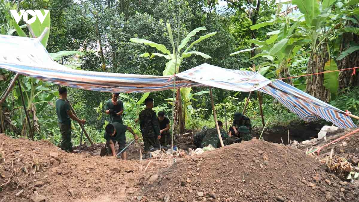 chay dua voi thoi gian tim kiem ngoi mo tap the khu vuc phao dai k30 o lao cai hinh anh 1