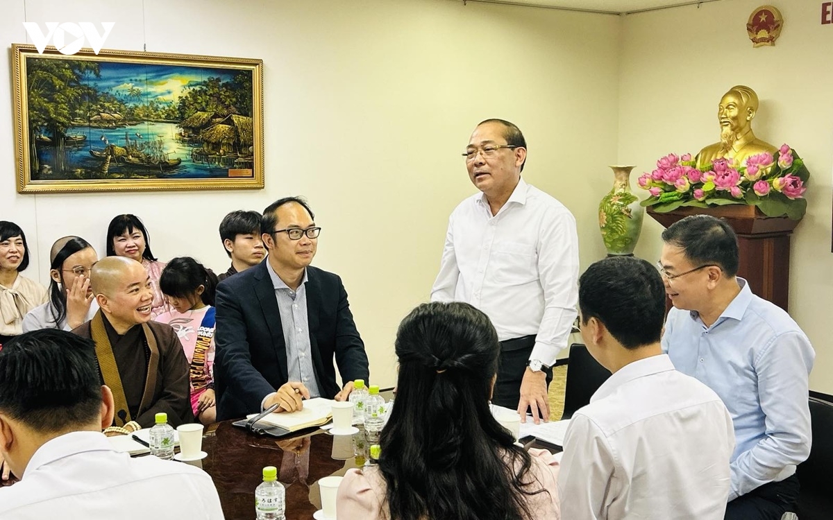 pho chu tich ubtw mat tran to quoc gap go cong dong viet nam tai nhat ban hinh anh 1