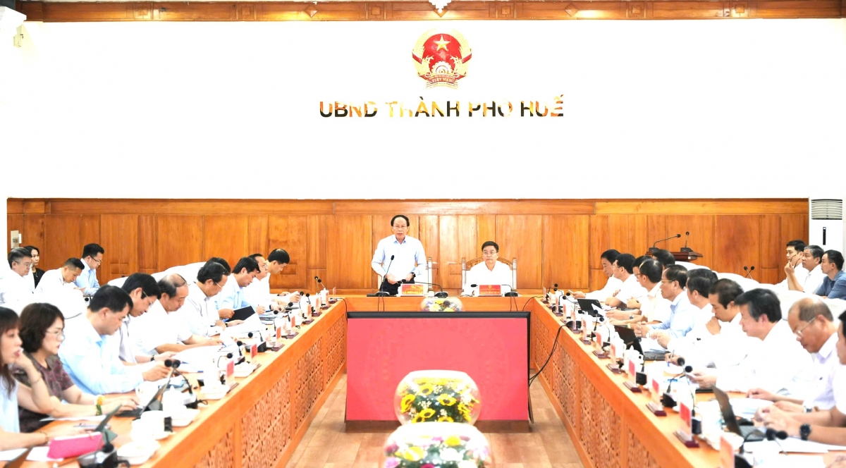pho thu tuong le tien chau lam viec voi hue ve tang truong kinh te hinh anh 4