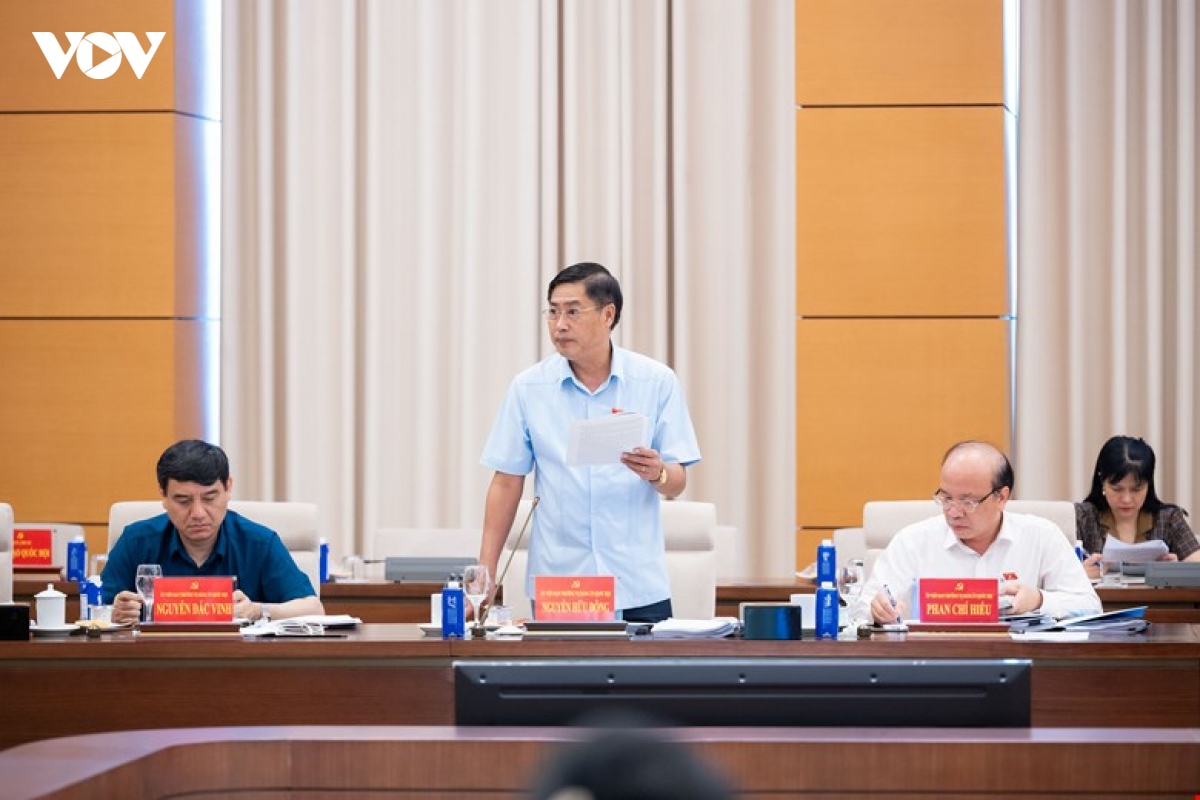 chu tich quoc hoi chu tri hoi nghi ve sap xep bo may, cong tac can bo hinh anh 3