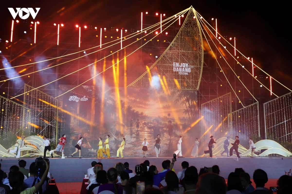 Da nang san khau hoa thuc canh bien my khe, ke chuyen van hoa xu quang hinh anh 4