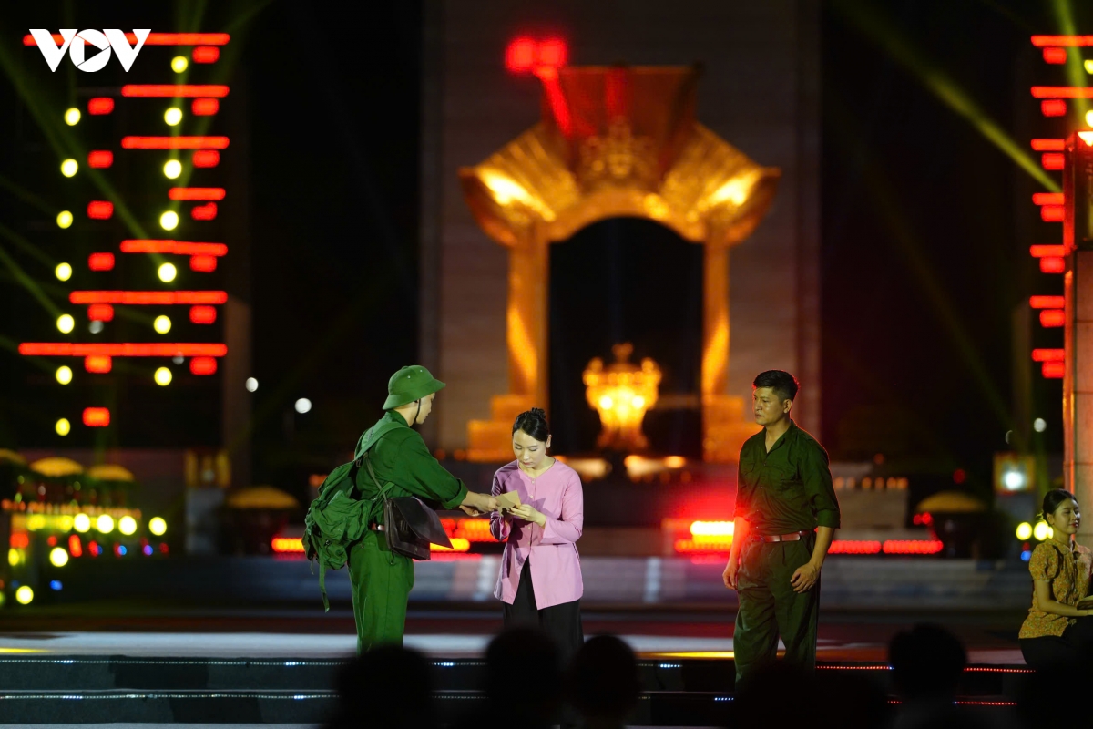 xuc dong cau truyen hinh sao sang dan duong tri an cac anh hung liet si hinh anh 4