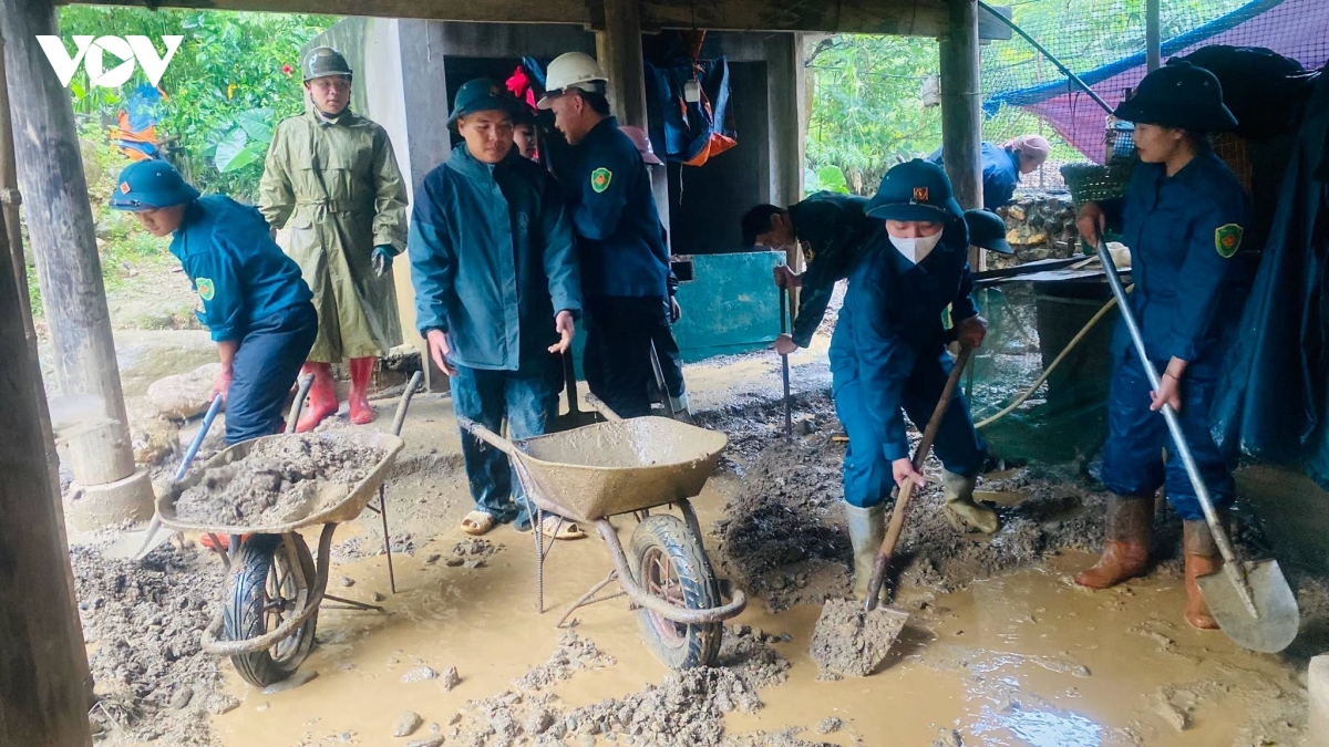 Dat da vui kin hang tram met mat duong sau lu ong o minh luong, lao cai hinh anh 2