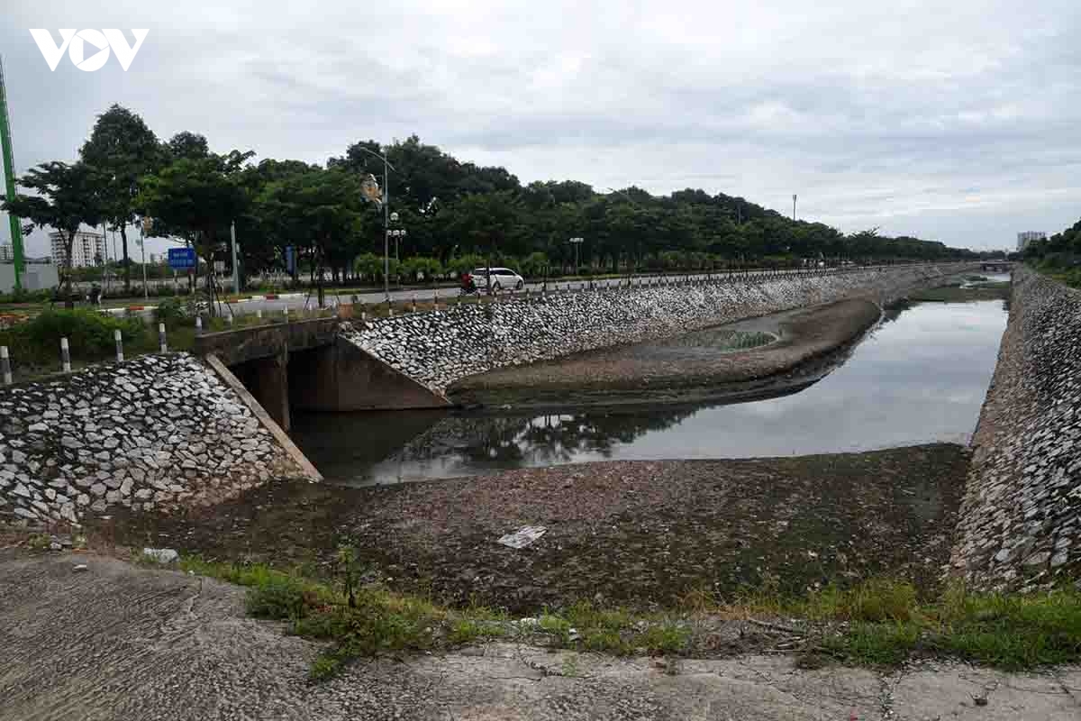 toan canh song cau bay dai 12,9 km o nhiem nang sap duoc giai cuu hinh anh 2