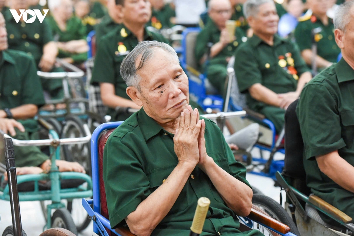 tong bi thu, chu tich nuoc Dat nuoc phat trien, nguoi co cong va gia dinh phai duoc cham lo tot hon hinh anh 9