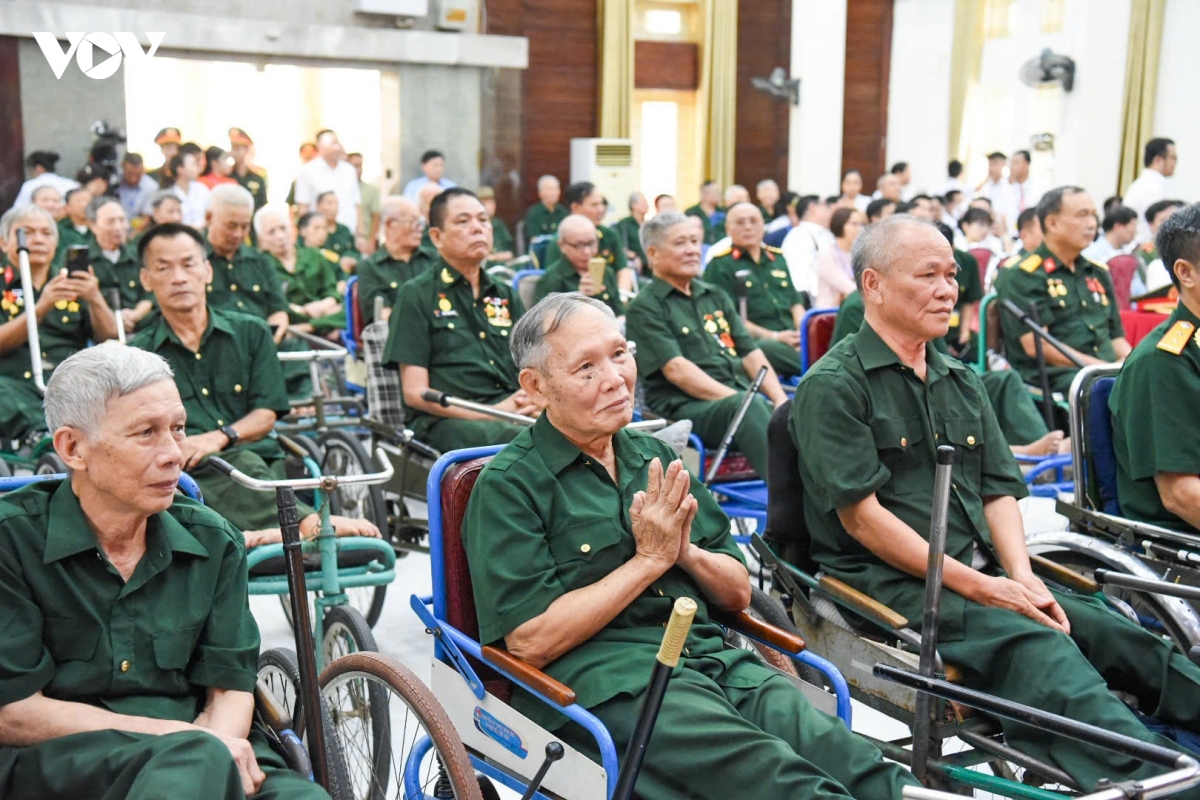 tong bi thu, chu tich nuoc Dat nuoc phat trien, nguoi co cong va gia dinh phai duoc cham lo tot hon hinh anh 4