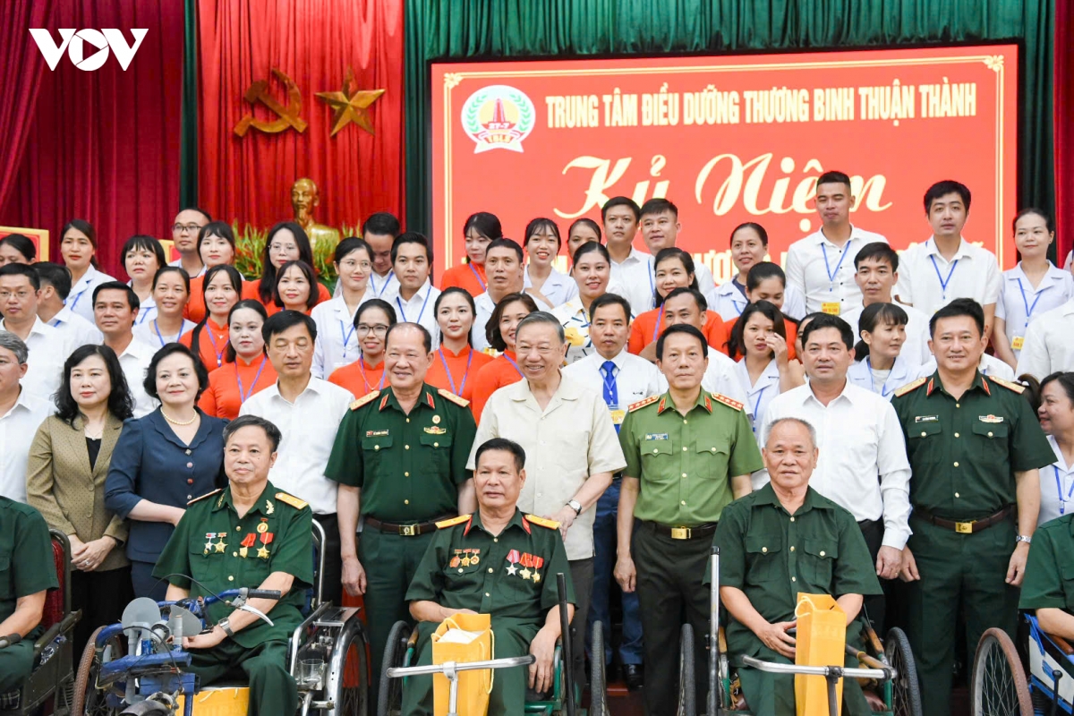 Tổng Bí thư, Chủ tịch nước Tô Lâm thăm và tặng quà các thương bệnh binh ở Bắc Ninh