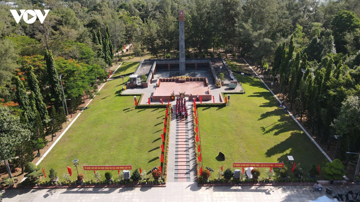 thang 7, dong nguoi do ve dia nguc tran gian tri an liet si hinh anh 3