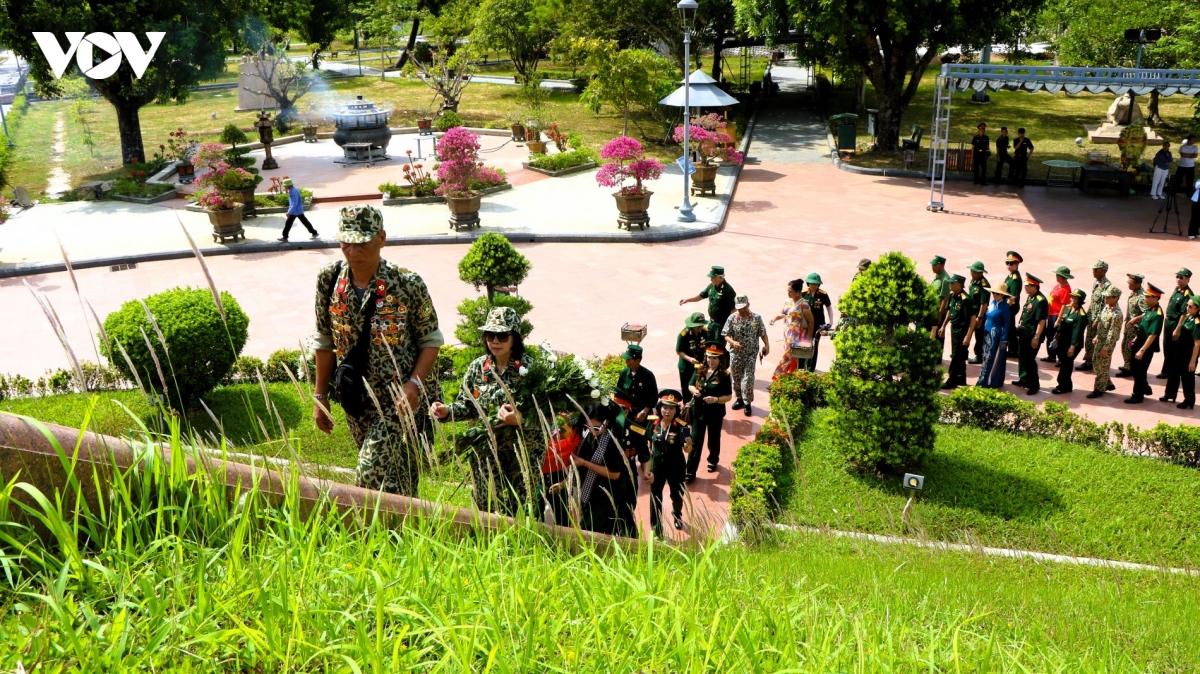 thang 7 ve voi thanh co quang tri hinh anh 6