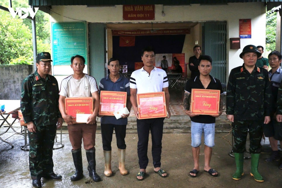 quan khu 2 ho tro nguoi dan vung lu muong than khac phuc hau qua thien tai hinh anh 3