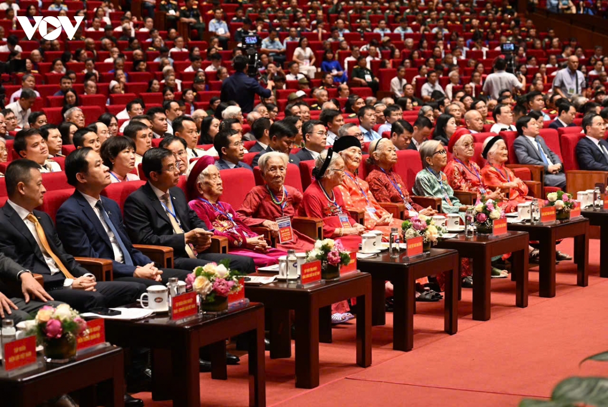 thu tuong le minh hung du hoi nghi tri an nguoi co cong voi cach mang toan quoc hinh anh 4