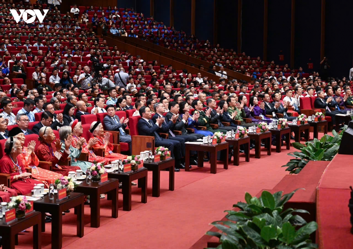 thu tuong le minh hung du hoi nghi tri an nguoi co cong voi cach mang toan quoc hinh anh 2
