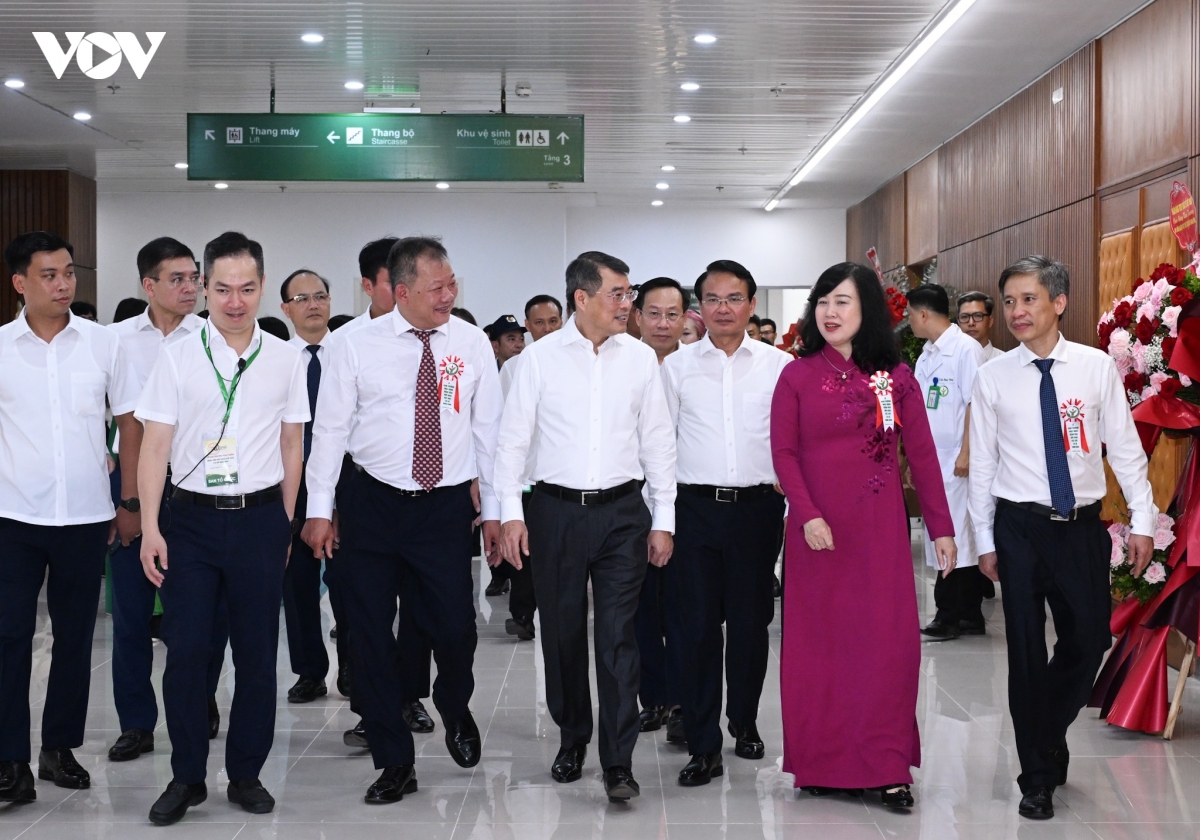 thu tuong du khai truong benh vien huu nghi viet Duc co so ninh binh hinh anh 1