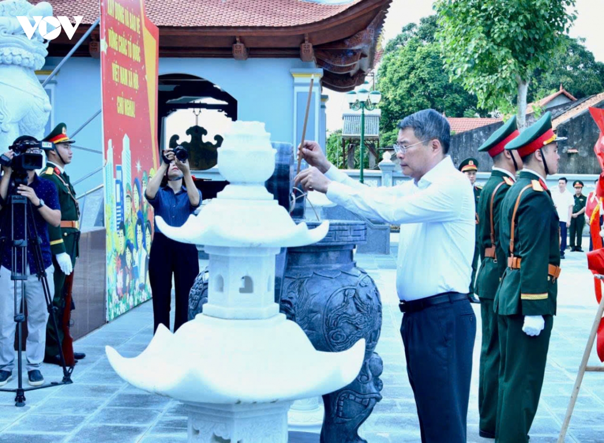 thu tuong dang huong, tuong niem cac anh hung liet si o lang son hinh anh 6