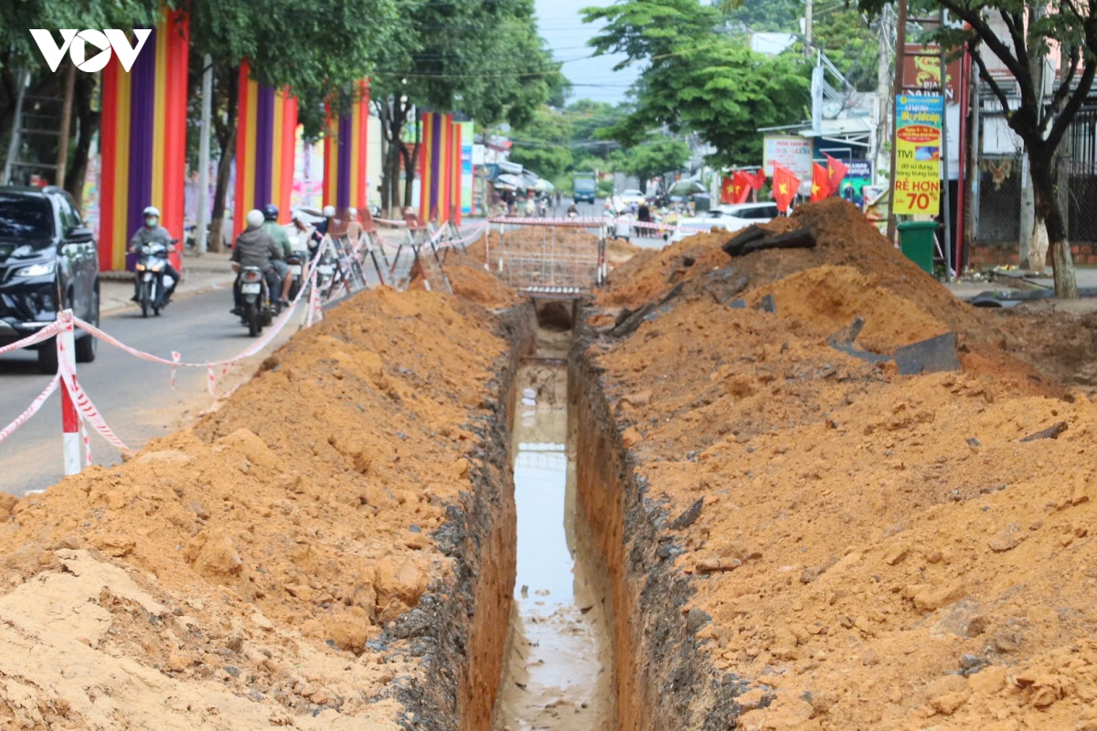bi thu quang ngai khong de sot bat ke thong tin nao ve hai cot liet si hinh anh 2