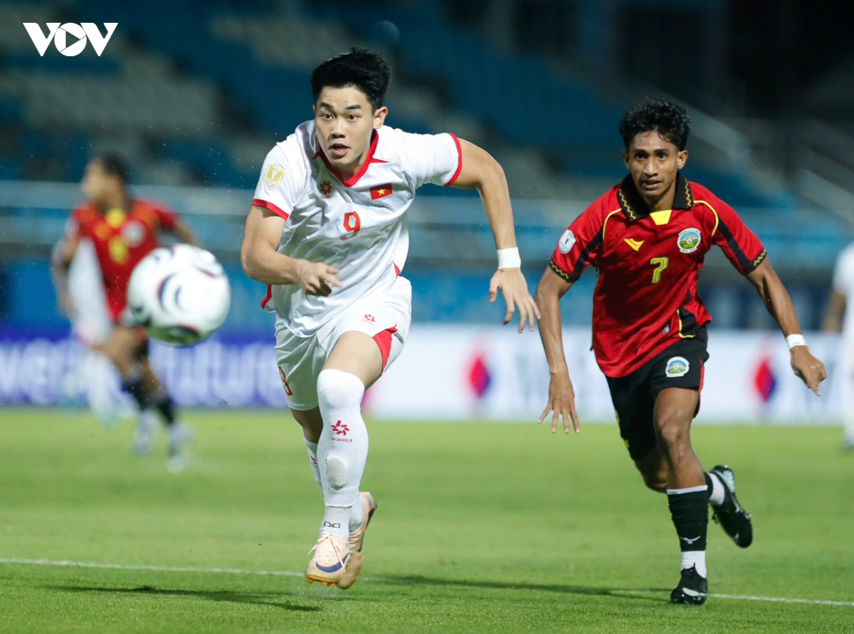 toan canh man trinh dien choi sang cua Dinh bac cung hang cong Dt viet nam hinh anh 3