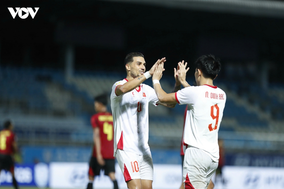 truc tiep timor leste 0-6 viet nam Dinh bac ghi hattrick ban thang hinh anh 4