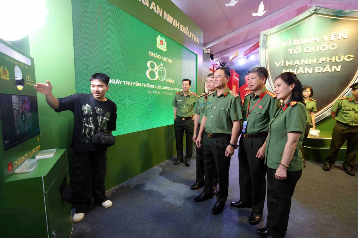 bo cong an khai mac chuoi su kien to quoc binh yen tai thu do ha noi hinh anh 3