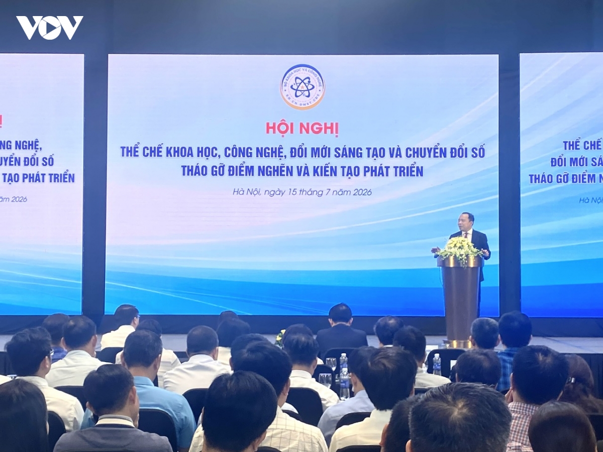toan-canh-hoi-nghi-1.jpg