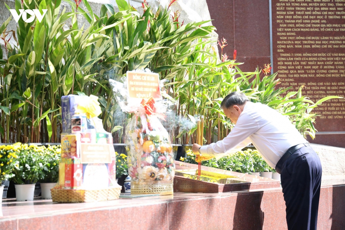 tong bi thu, chu tich nuoc Dang, nha nuoc khong bao gio quen nhung nguoi da hy sinh vi dat nuoc hinh anh 3