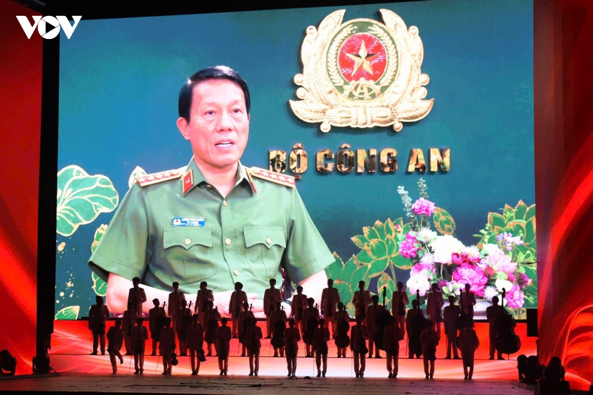 tong duyet le ky niem 80 nam ngay truyen thong luc luong an ninh nhan dan hinh anh 1