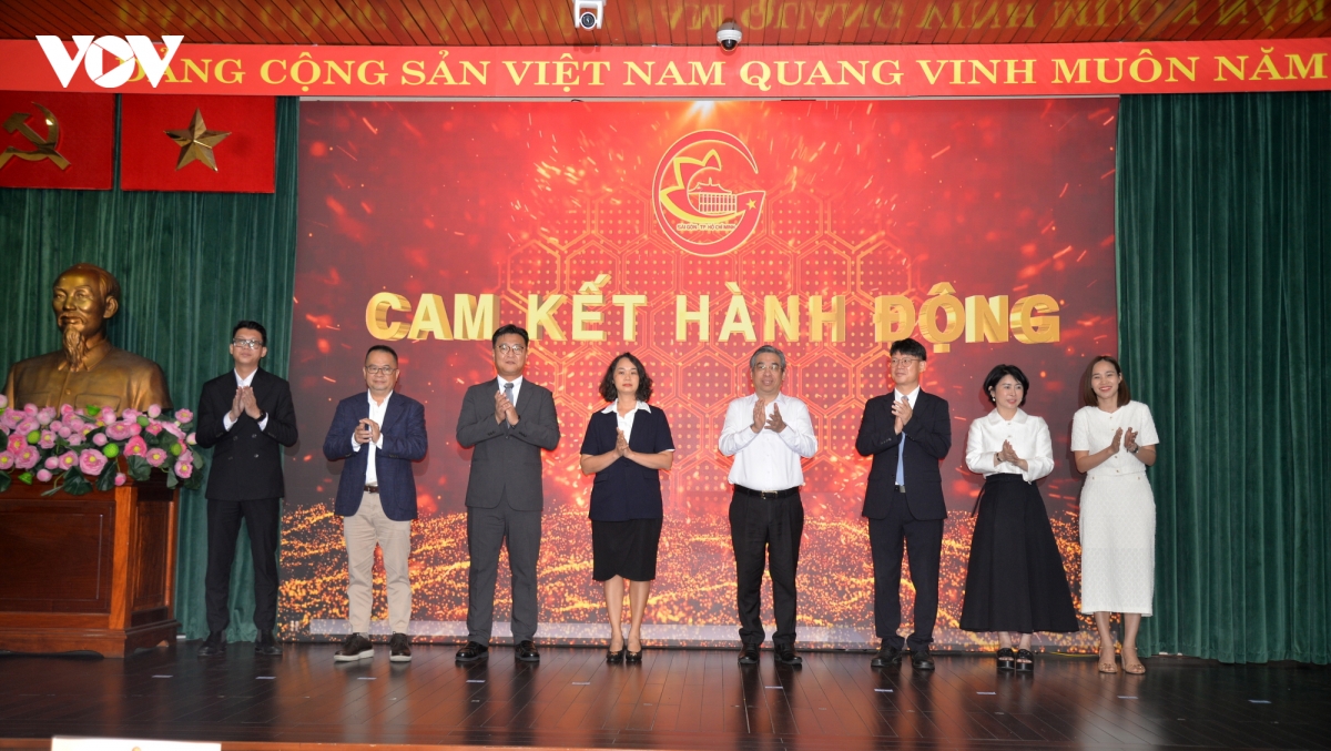 tp.hcm phat dong cao diem 150 ngay dem hoan thanh tang truong hai con so hinh anh 3