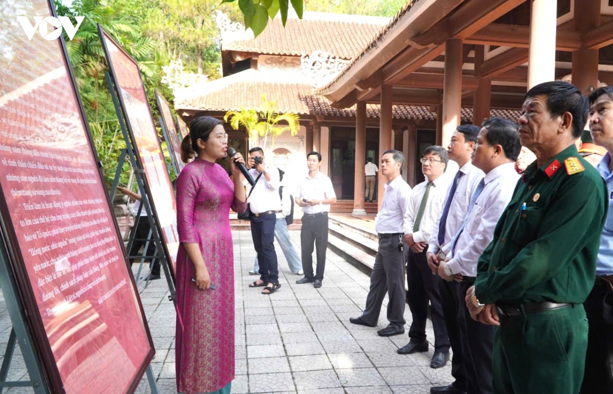 trien lam ky uc thoi hoa lua tri an cac anh hung liet si hinh anh 1