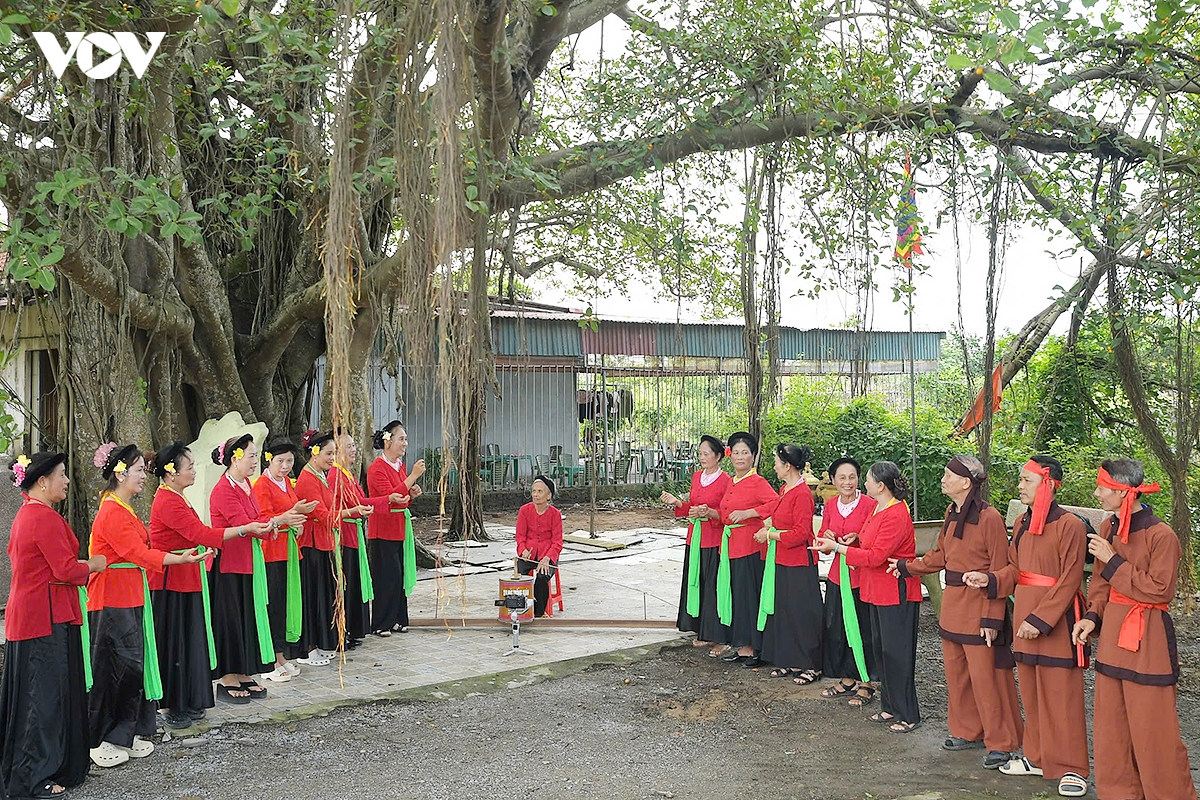 nghe thuat hat trong quan phuc lam nhip trong quan giu lua hon que bac bo hinh anh 6