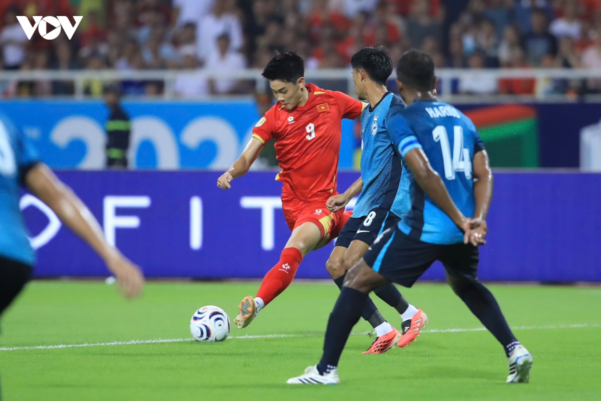 ket qua asean cup xa ngang tu choi sieu pham, viet nam roi diem truoc singapore hinh anh 8