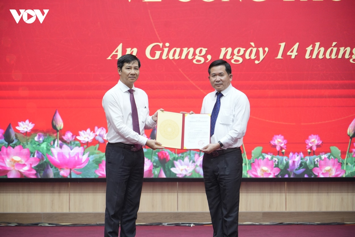 trung tuong Dinh van noi giu chuc pho bi thu tinh uy an giang hinh anh 1