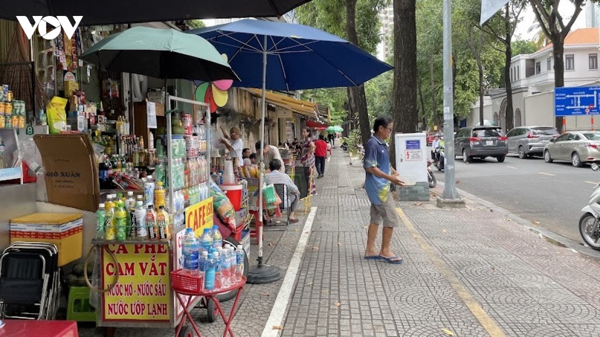 Từ 2/9 người dân TP.HCM có thể đăng ký sử dụng tạm vỉa hè qua app thống nhất