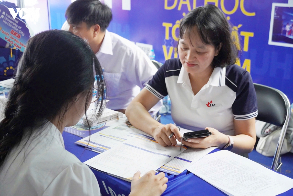 thi sinh dang ky nguyen vong vao khoi nganh stem tang hinh anh 3