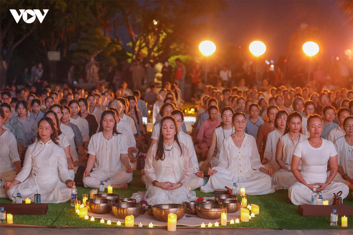  thien de cham tinh lang tim ve su can bang tai chua linh Ung, Da nang hinh anh 4